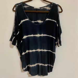 Size M/L Women’s Tie Die Shirt